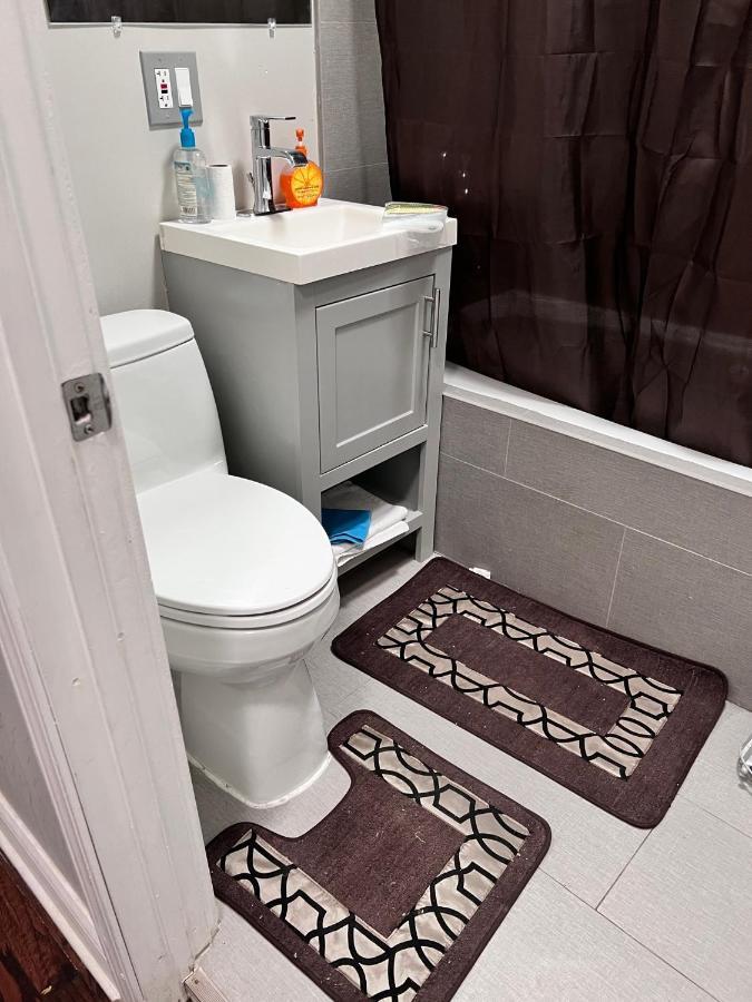 Simplified Living Space Чикаго Экстерьер фото