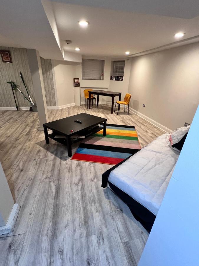 Simplified Living Space Чикаго Экстерьер фото
